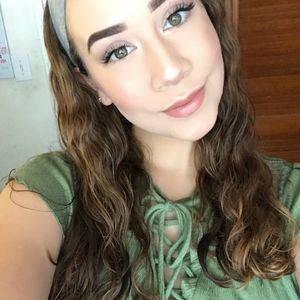 Meet your Posher, Janely